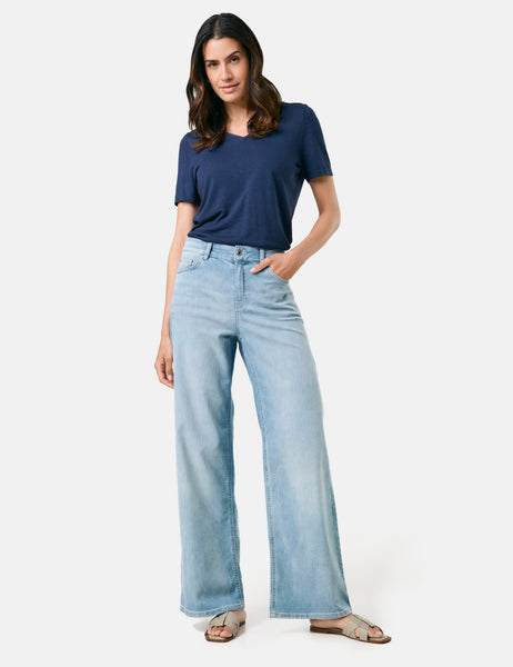 Wide-Leg Jeans