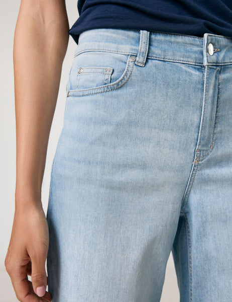 Wide-Leg Jeans