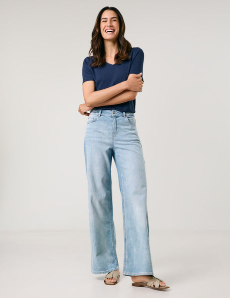 Wide-Leg Jeans