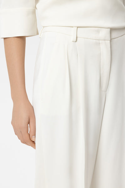 Tapered Pants with Pleats