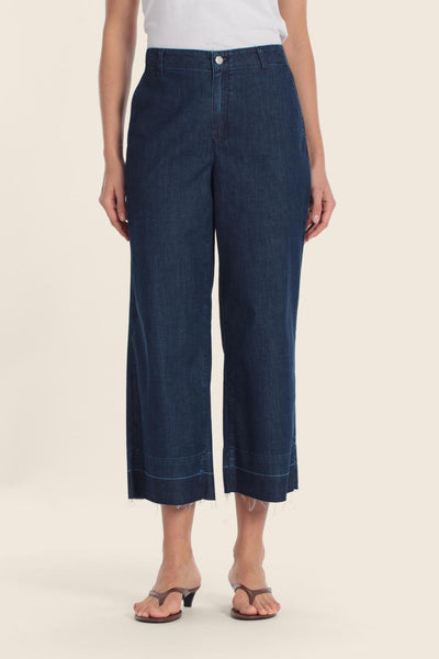 Cropped Jeans with Raw Edge